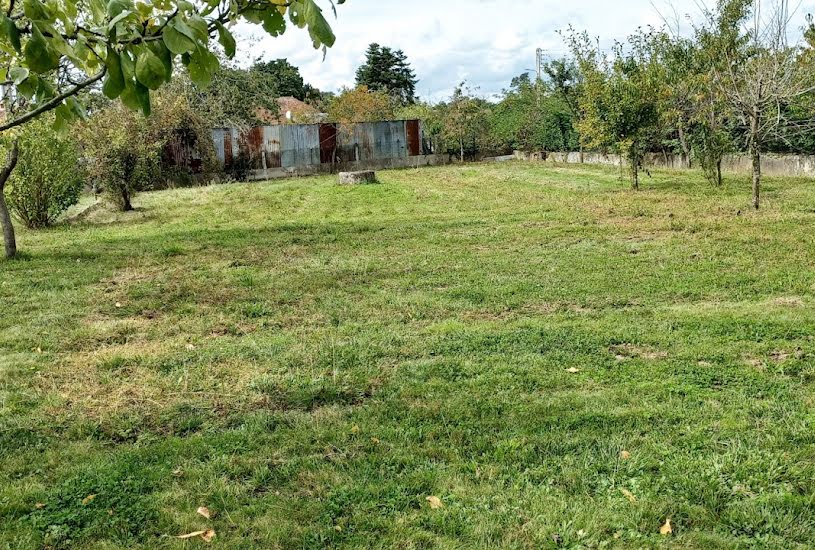  Vente Terrain à bâtir - 738m² à Bourbon-l'Archambault (03160) 