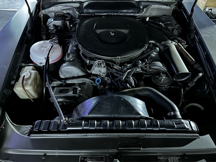 SLCの昭和の車・W107・450SLC・水温に関するカスタム事例の投稿画像1枚目