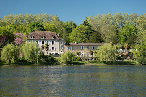 Property with pool 3