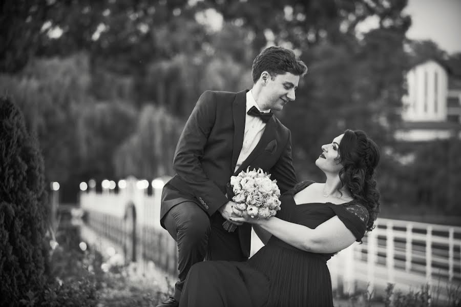 Wedding photographer Robert Cirstea (robertcirstea). Photo of 8 April 2019