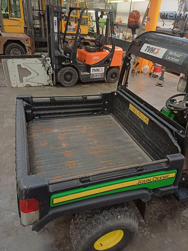 Kép JOHN DEERE GATOR HPX815E