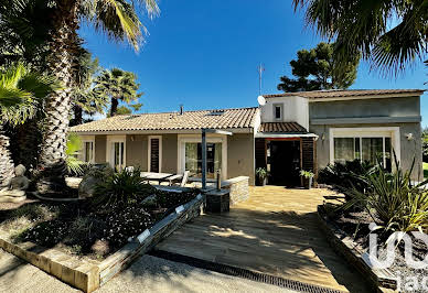 House with pool and terrace 2