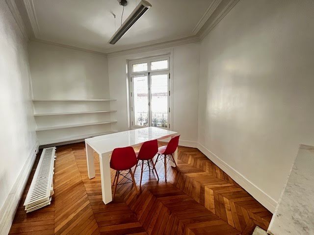 Location  locaux professionnels  55 m² à Paris 16ème (75016), 2 750 €