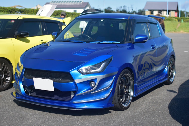 スイフトスポーツのちょうど良い車高・オフ会・スイフトスポーツ・マリンパーク御前崎に関するカスタム事例の投稿画像7枚目