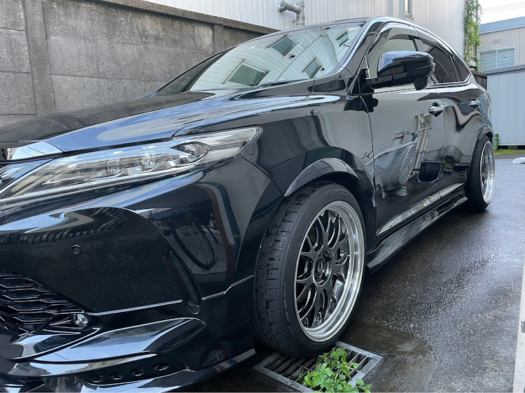 ハリアーのハリアー乗りと繋がりたい・洗車・いつもイイネ&コメントありがとうございます🙇‍♂️・スパシャン2020に関するカスタム事例の投稿画像3枚目