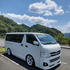 ハイエースバン TRH200V