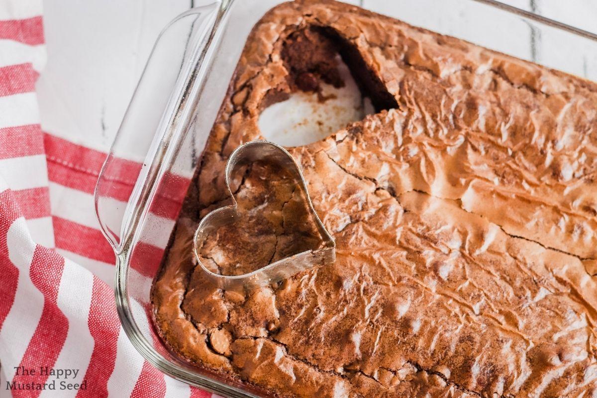 heart shaped brownie cake