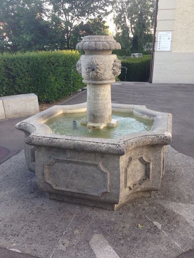 Brunnen beim Sekundarschulhaus