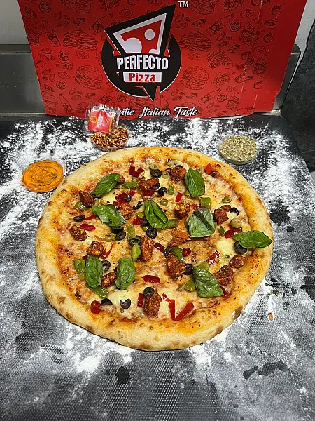 Peri-Peri Chicken Pizza