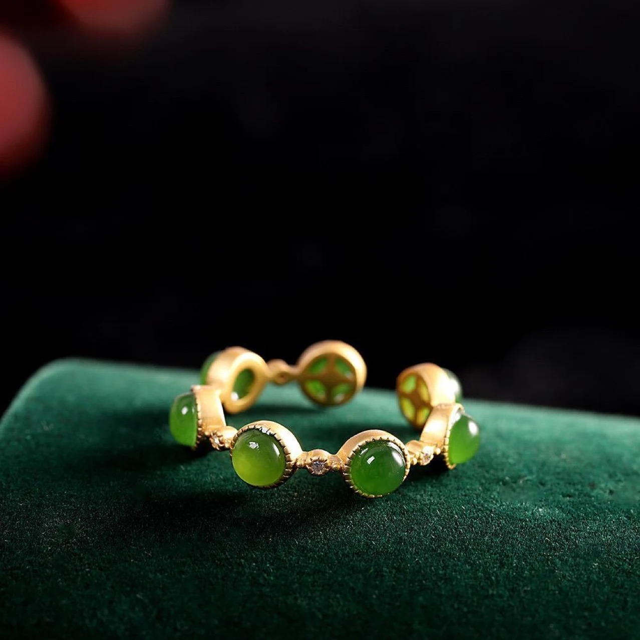 Title 4, S925 Ring mit simuliertem Hetian-Jade und grüne...
