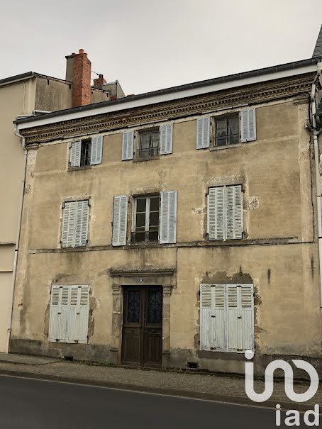 Vente maison 8 pièces 208 m² à Bourg-Lastic (63760), 139 000 €