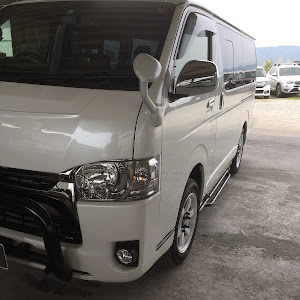 ハイエースバン GDH206V