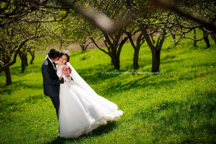 Fotógrafo de bodas Aleksandra Romanchenko (photo2012). Foto del 18 de agosto 2017