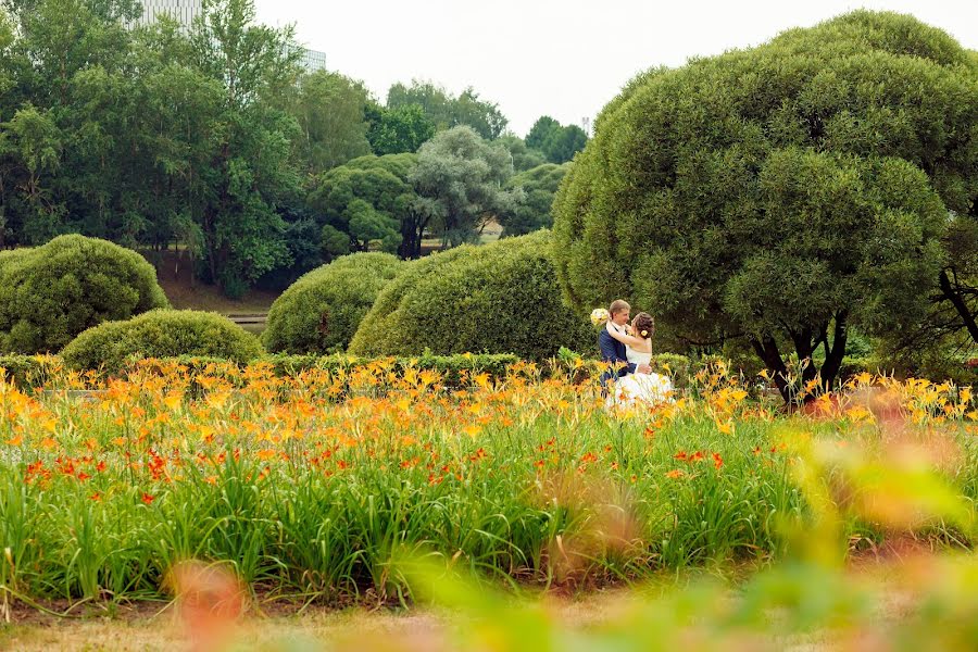 Wedding photographer Sergey Emelyanov (sunphoto). Photo of 5 October 2014