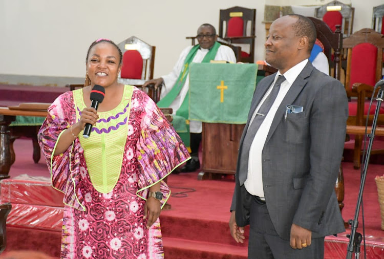 Kirinyaga independent governor candidate Wangui Ngirici and her running mate Eliud Wanjao speaking at ACK, Kerugoya on Sunday.