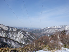 上の鉄塔からの眺め（下に電波反射板）