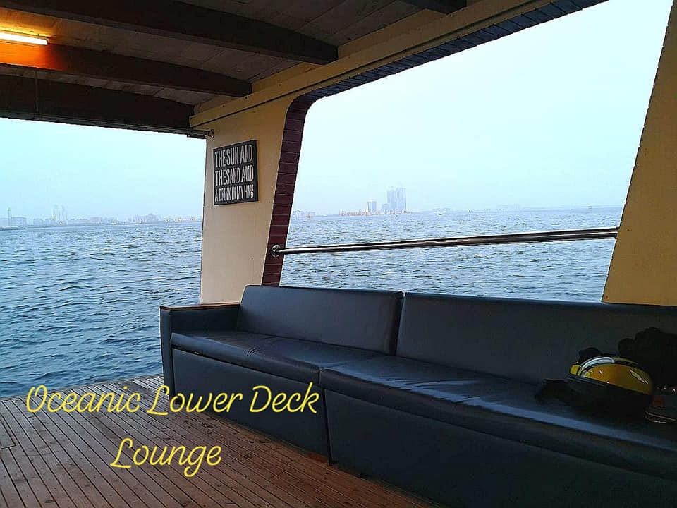 Oceanic lower deck lounge