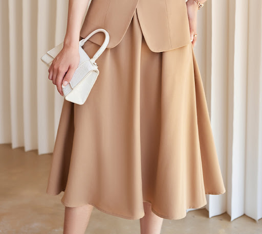 Title 6, Femininity Fashion Age Reduction Suit