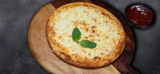 Cheesy Margherita Pizza