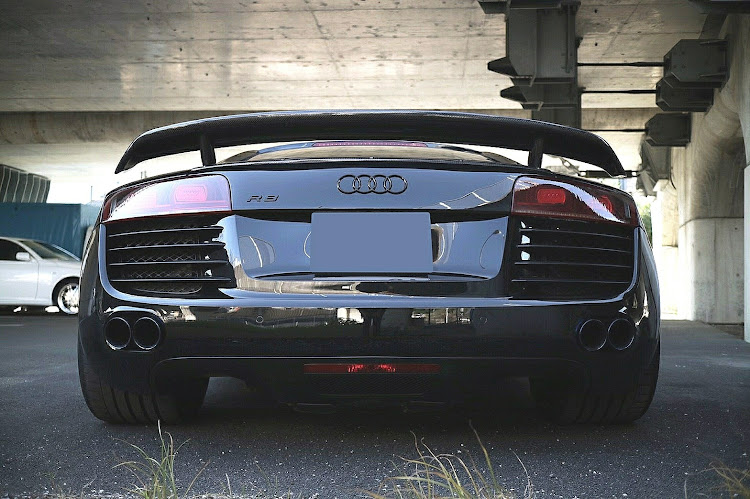 R8 クーペのSerina・宇和島市・アウディ・Audiに関するカスタム事例の投稿画像2枚目