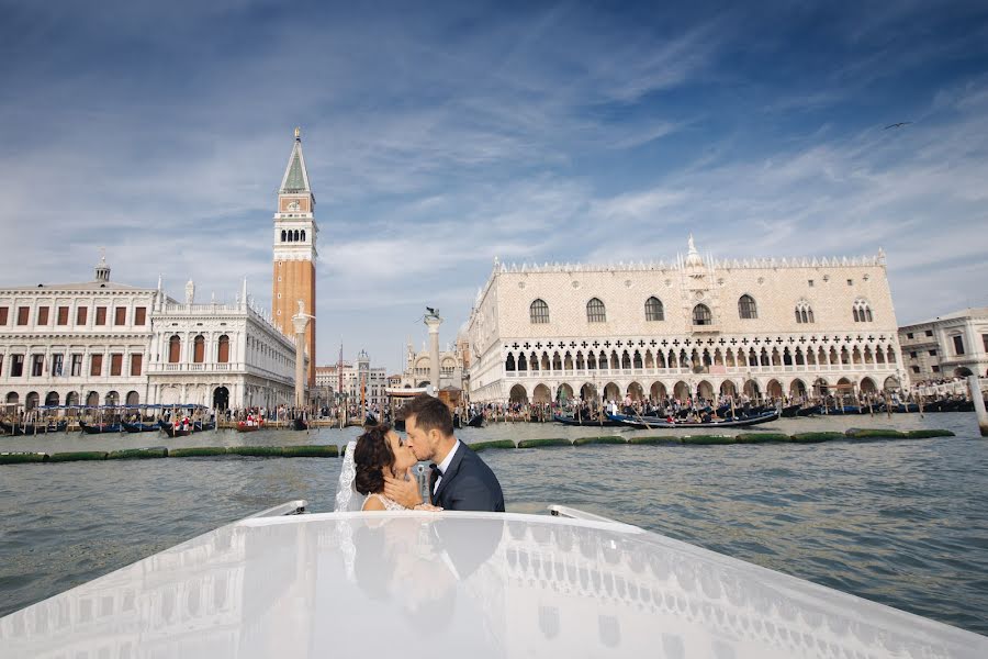 Photographe de mariage Vitalik Gandrabur (ferrerov). Photo du 23 mai 2019