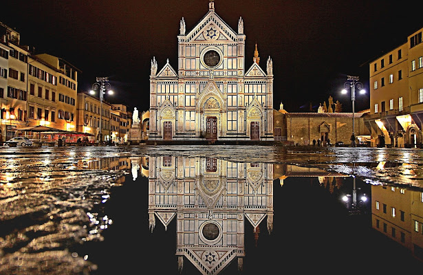 Riflessioni di Piazza Santa Croce (FI)