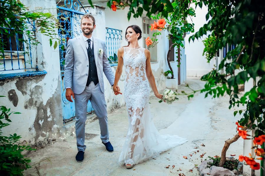 Fotógrafo de casamento Sladjana Karvounis (sladjanakarvoun). Foto de 17 de janeiro 2017