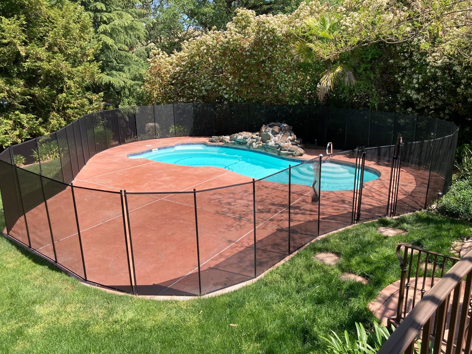 Black mesh removable pool fencing