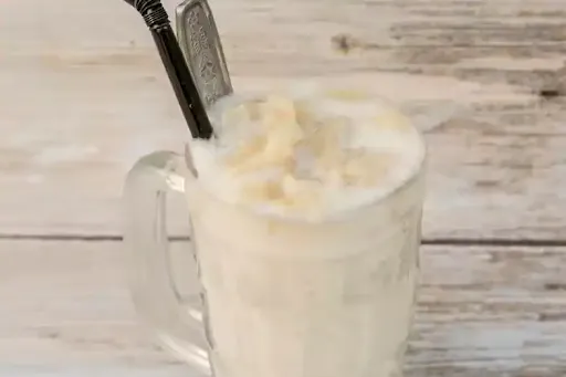 Banana Pista Shake