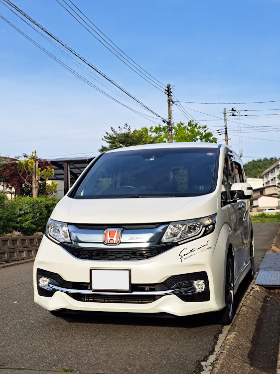 ステップワゴンの今日も夜勤・全国オフ会お疲れさまでした・合間の洗車・まだ黄砂降ってるの？！に関するカスタム事例の投稿画像1枚目