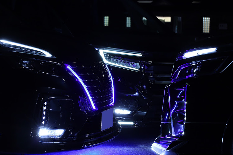 ステップワゴンのヴォクシー・セレナ・一眼レフ撮影・宿命のライバル車コラボに関するカスタム事例の投稿画像1枚目