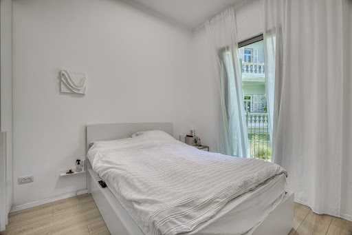 Apartment 5