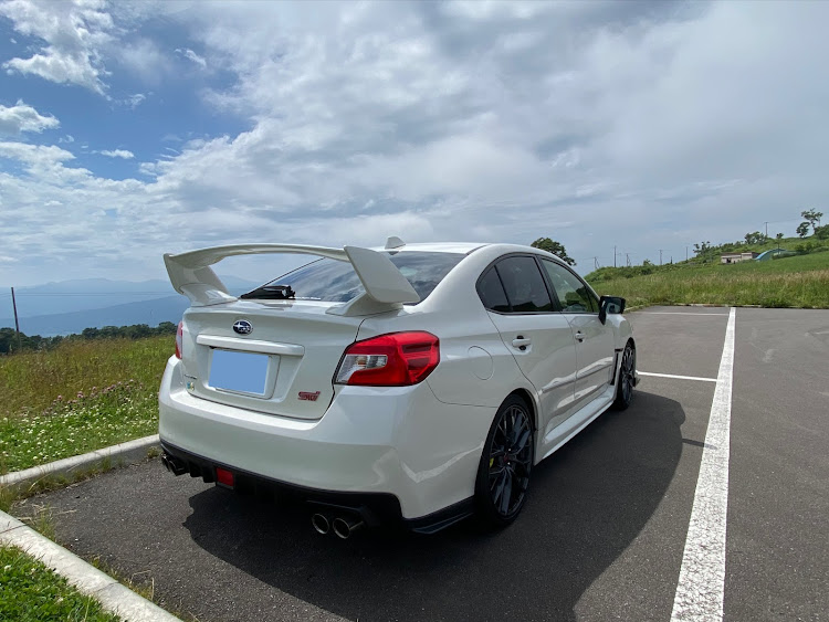 WRX STIのローガン・城岱牧場・大沼国定公園・暑い日でした・みんなのバネレートはいくつですか？に関するカスタム事例の投稿画像1枚目