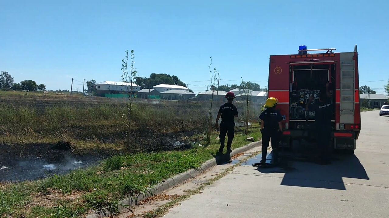 Los bomberos pudieron controlarlo tras más de una hora.