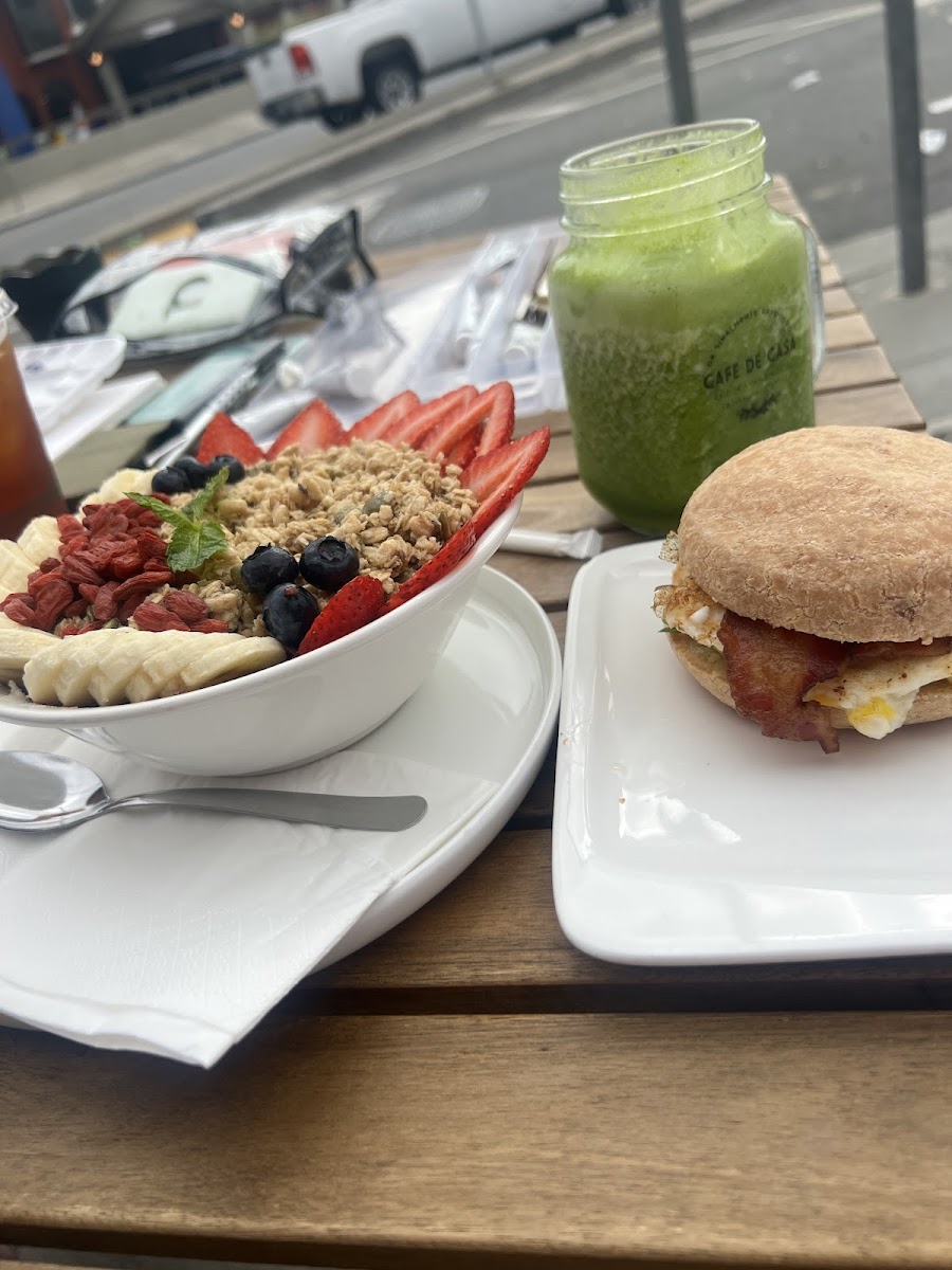 Acai bowl, cheese bread & egg& avocado & bacon sandwich, green juice