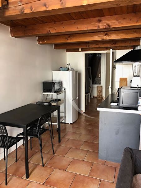 Location meublée appartement 3 pièces 40.86 m² à Nimes (30000), 485 €