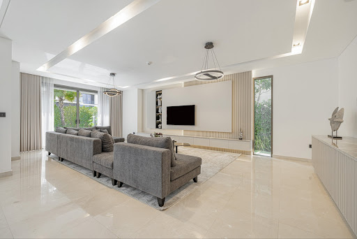 Villa with pool and terrace 5