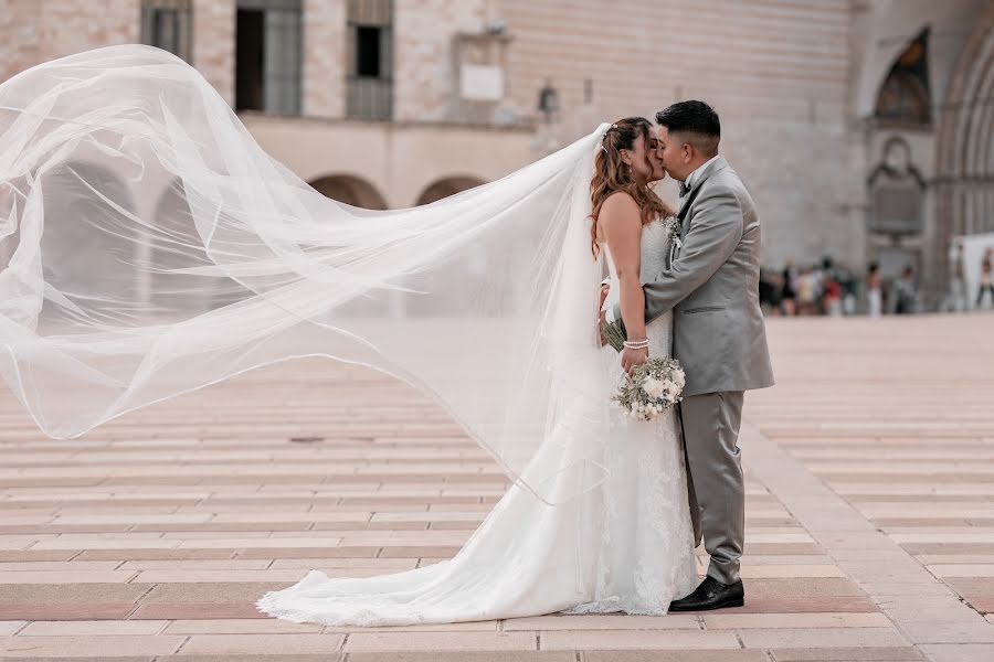 Fotografo di matrimoni Alessio Giombolini (giombolini). Foto del 10 dicembre 2022