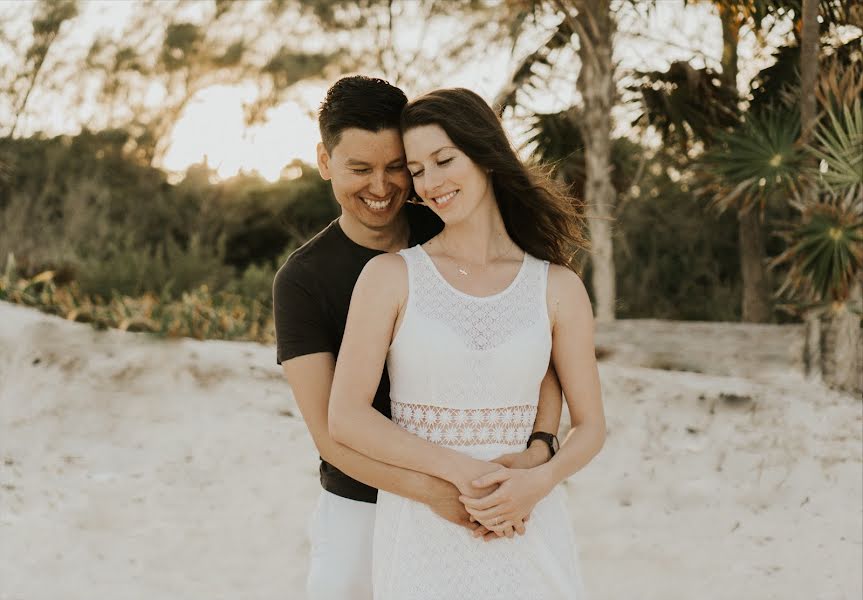 Fotografo di matrimoni Monica Casillas (flowerbythesea). Foto del 8 aprile 2018