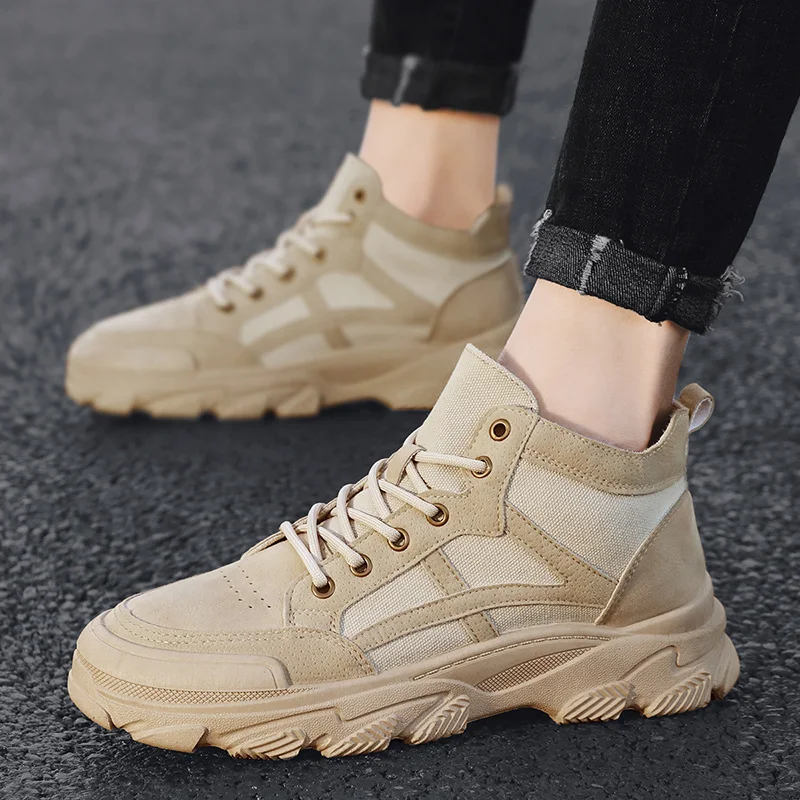 Botas masculinas cano alto estilo britânico. Conforto e elegância em um só calçado. Perfeitas para o dia a dia e ocasiões especiais.