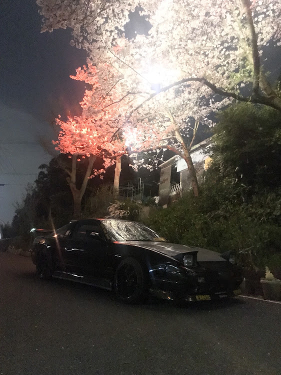 180SXの桜とコラボ・180sx・夜桜コラボに関するカスタム事例の投稿画像1枚目