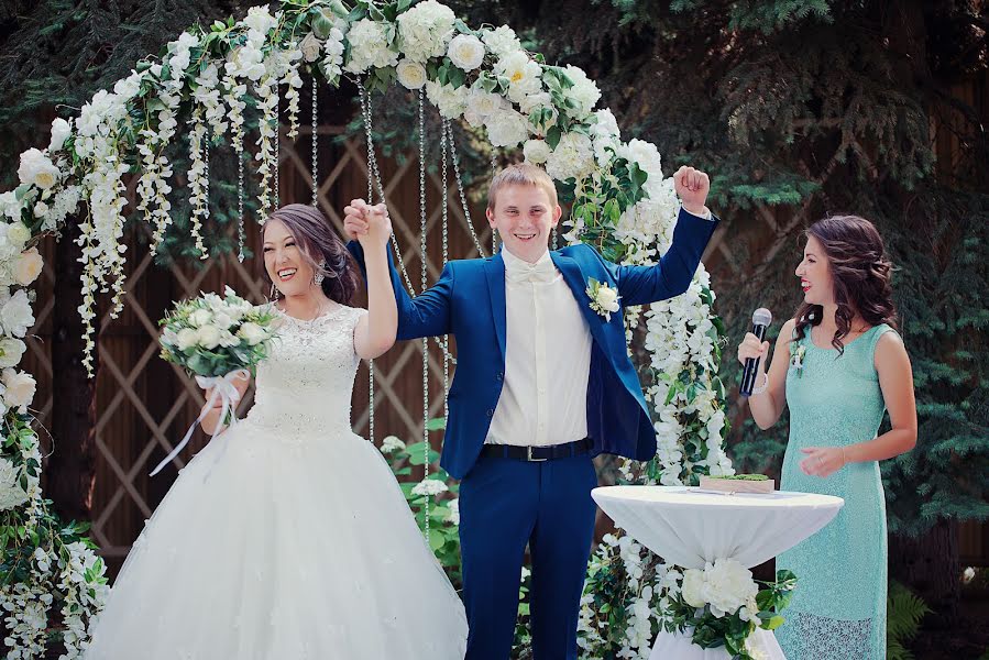 Fotógrafo de casamento Marina Alekseeva (akvamarin). Foto de 13 de agosto 2017