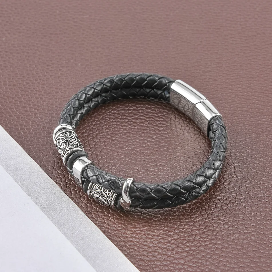 Bracciale intrecciato multistrato in pelle da uomo Accessorio elegante per l'uomo moderno. Design raffinato e materiali di alta qualità. Perfetto per ogni outfit.