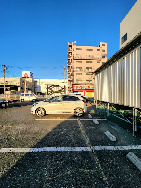 フィットの自宅の駐車場・武蔵野フーズ所沢工場に関するカスタム事例の投稿画像15枚目