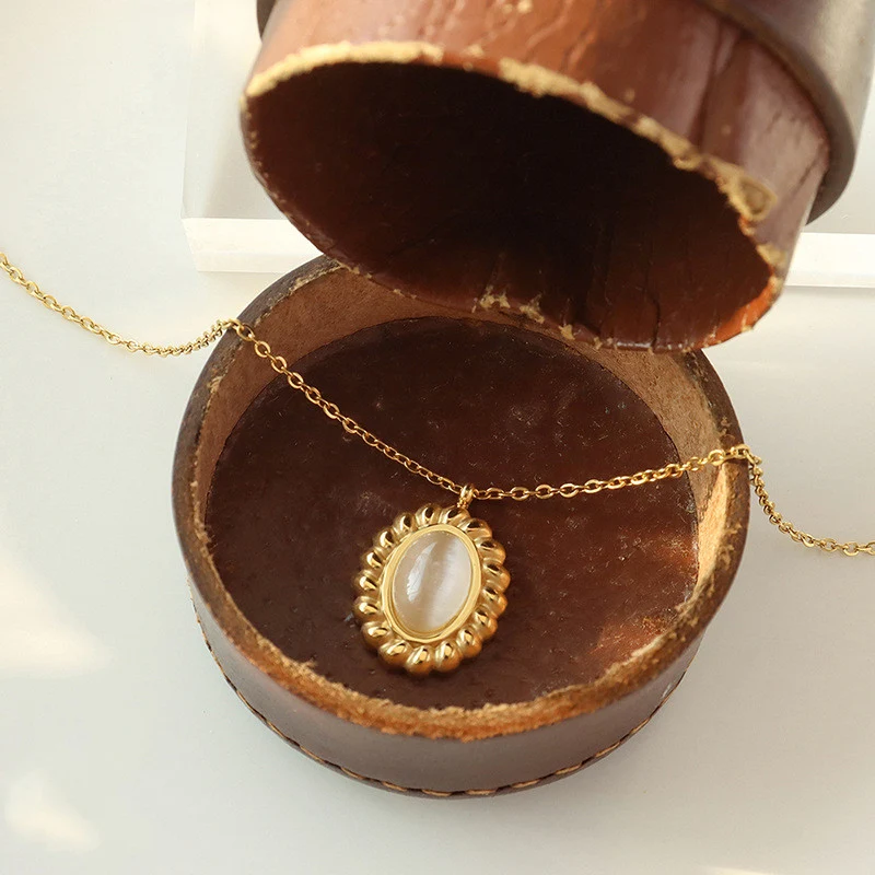 Title 6, Ensemble Collier Pendentif Opale et Boucles dO...