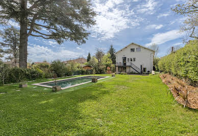 Maison avec piscine et terrasse 2