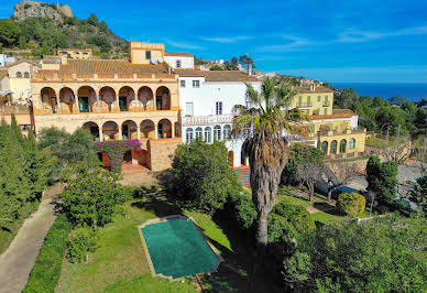 House with garden and terrace 14