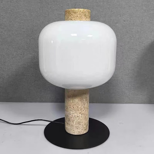 Title 8, Lampe de chevet en marbre à texture naturelle. ...