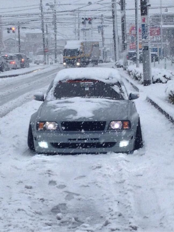 シーマのstay home・自粛生活・車高調派・かっこ悪い・やらかしたに関するカスタム事例の投稿画像1枚目