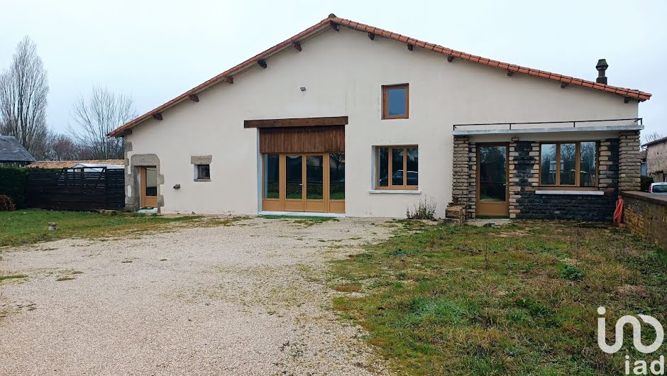 Vente maison 6 pièces 292 m² à Chenay (79120), 157 000 €